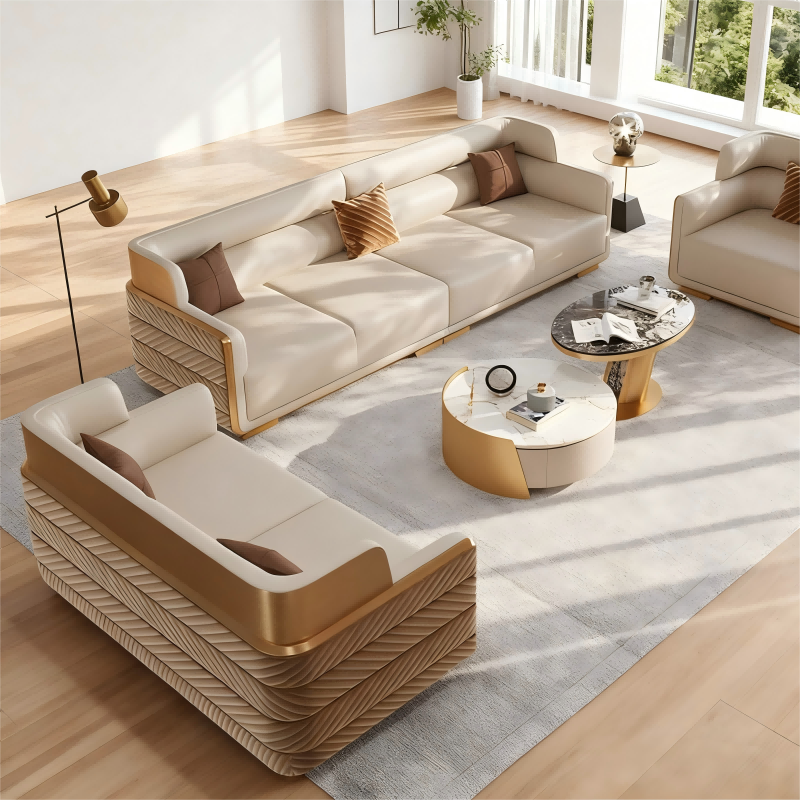 シンプルなラインの下に贅沢な質感